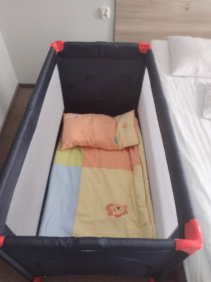 Hostel Helios Września エクステリア 写真